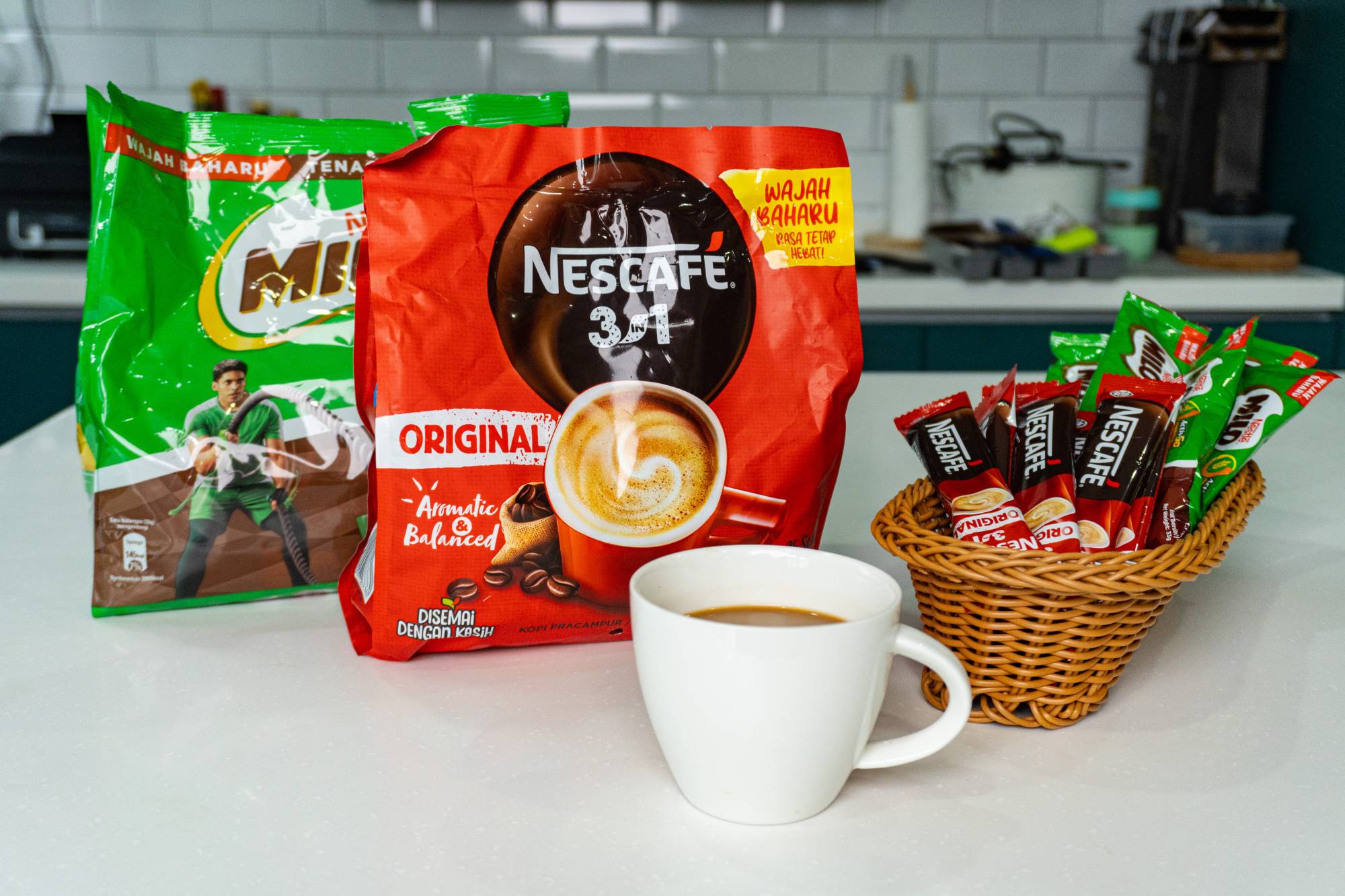 Ofiskita Nestle Milo ActiveGo 3 in 1 Chocolate Malt Drink 18 Sticks Pack X 33G